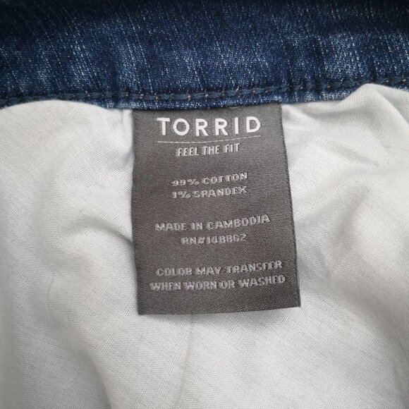 NWT Torrid Ladies Size 22 Medium Wash Distressed Rough Hem Blue Jean Shorts - Picture 5 of 14